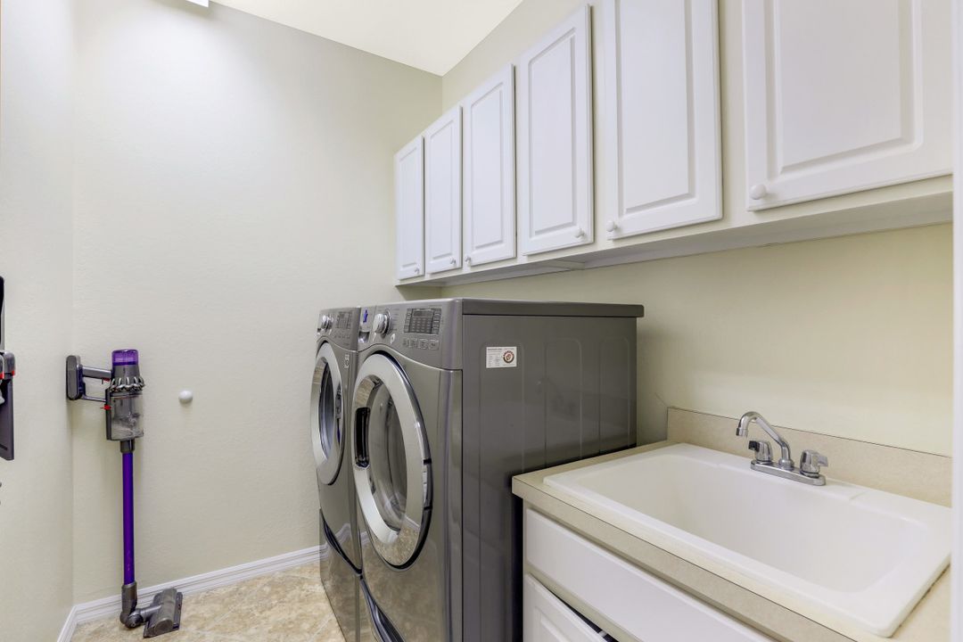 14087 Mirror Ct, Naples, FL 34114