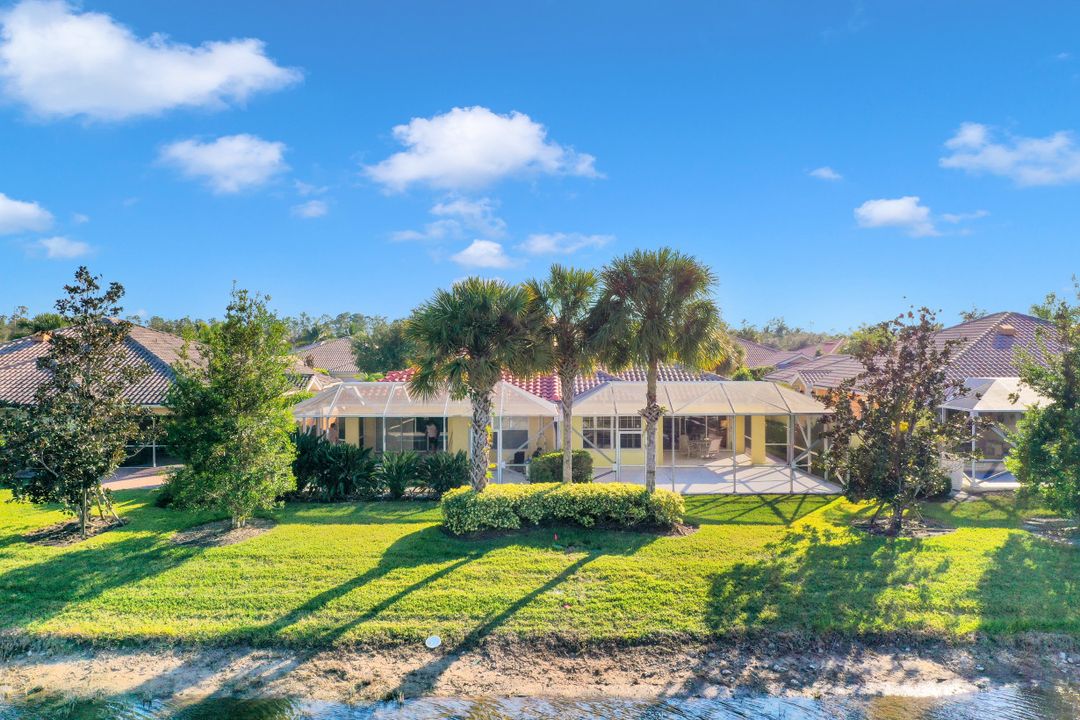 8113 Xenia Ln, Naples, FL 34114