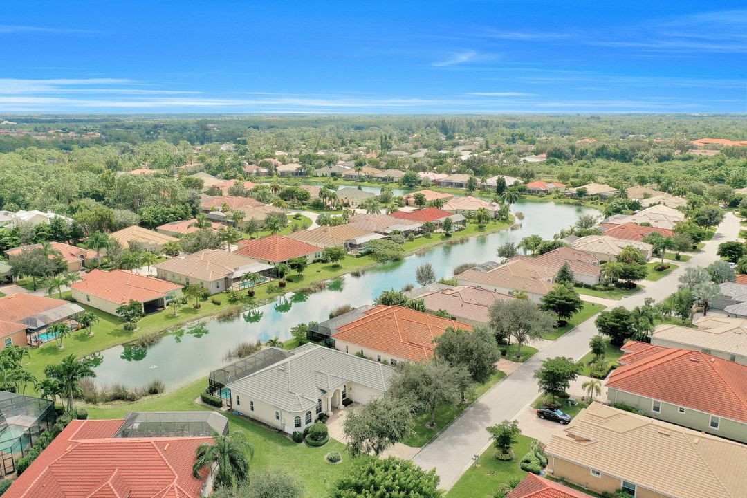 10196 Avonleigh Dr, Bonita Springs, FL 34135