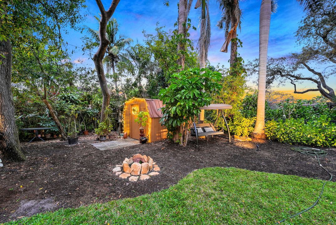 1135 26th Ave N, Naples, FL 34103