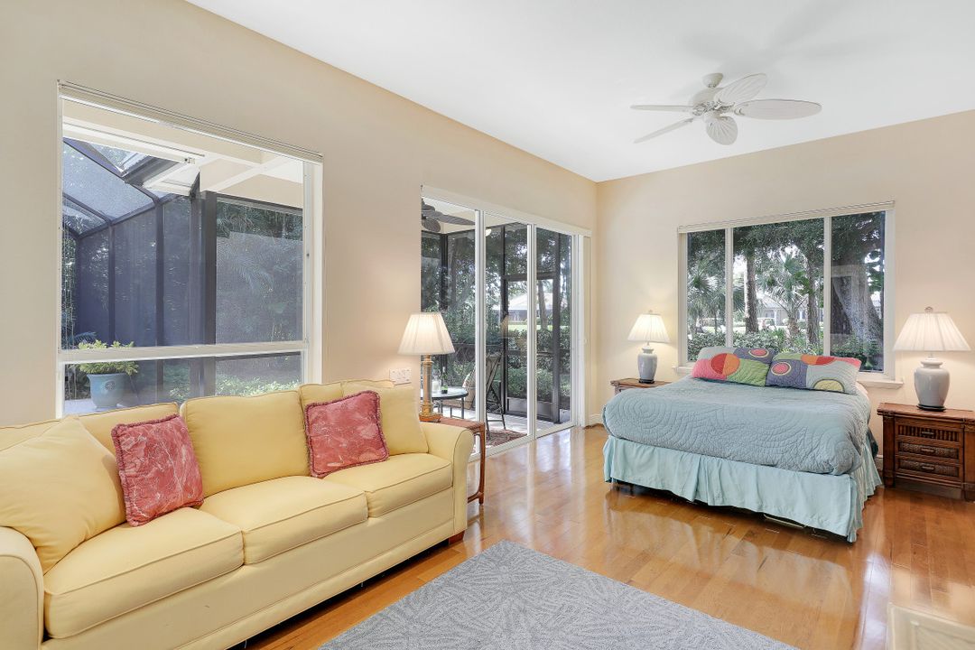 237 Charleston Ct, Naples, FL 34110