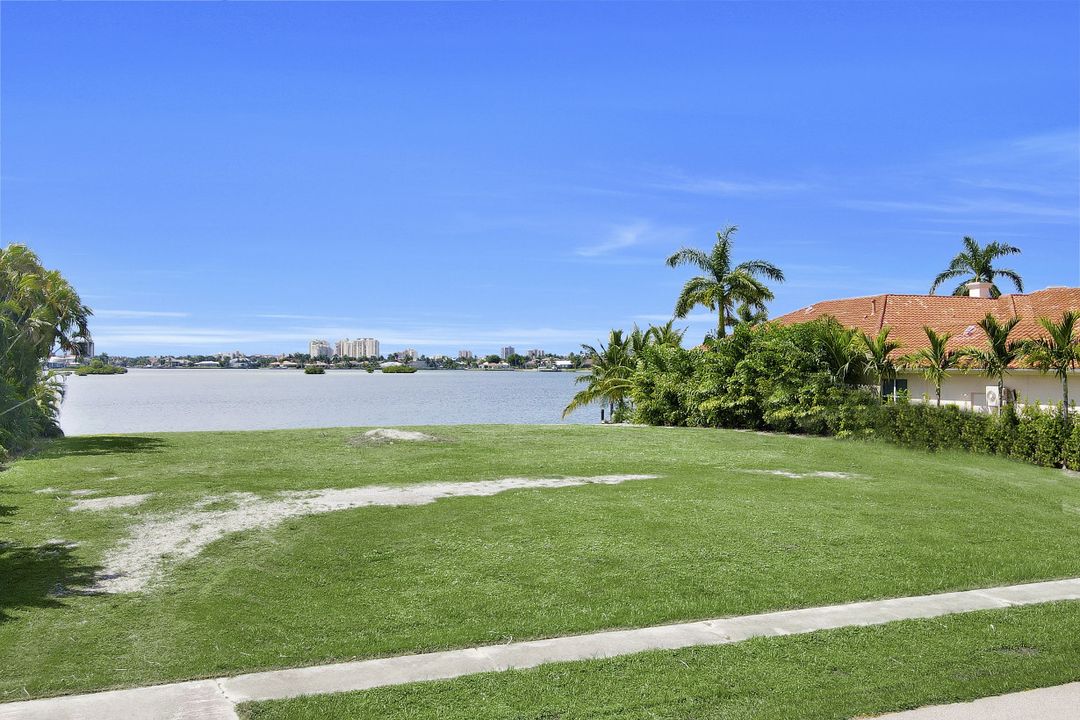 580 S Barfield Dr, Marco Island, FL 34145