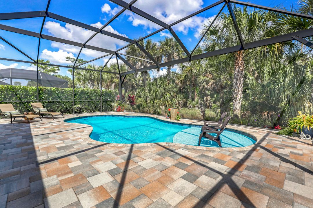 9383 Greyhawk Trl, Naples, FL 34120