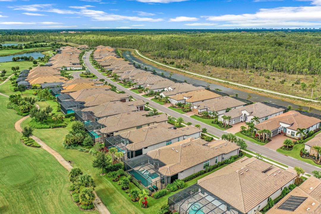 9392 Rapallo St, Naples, FL 34119