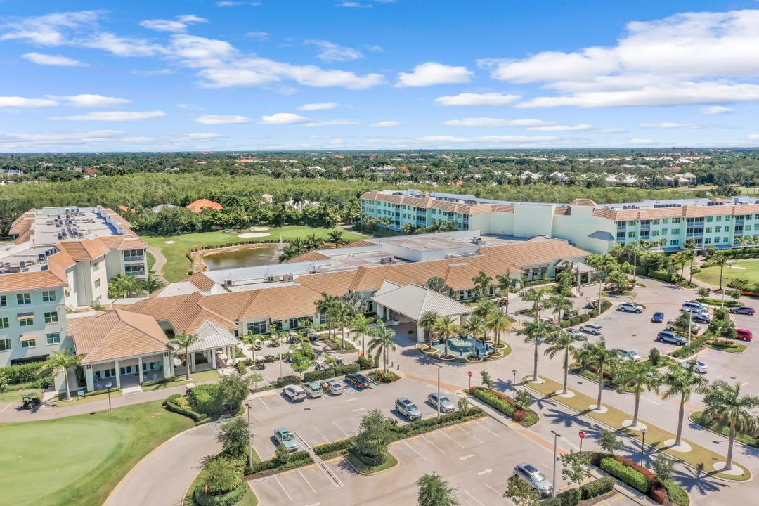 544 Retreat Dr #201, Naples, FL 34110