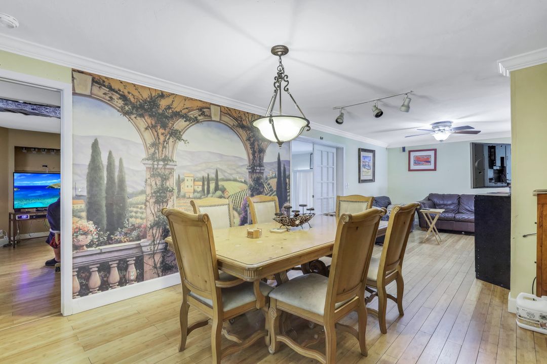 431 12th Ave NW, Naples, FL 34120