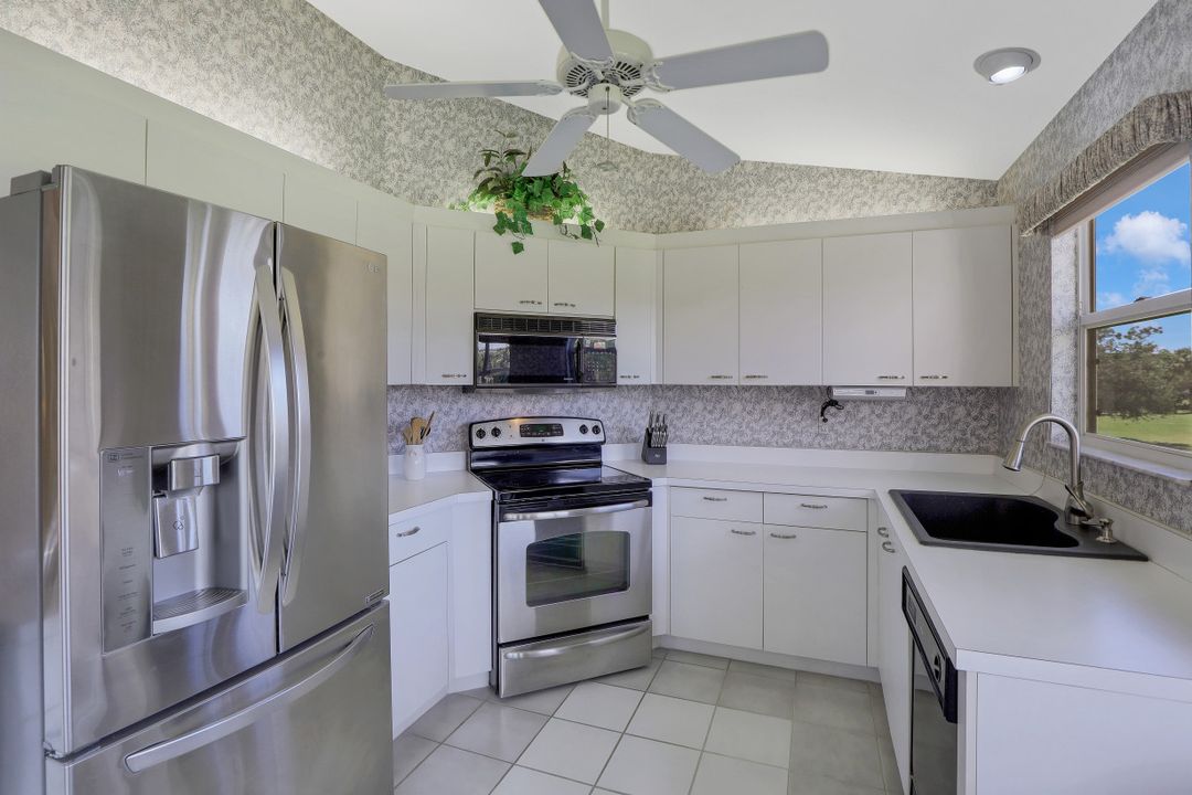 524 Woodshire Ln #E1, Naples, FL 34105