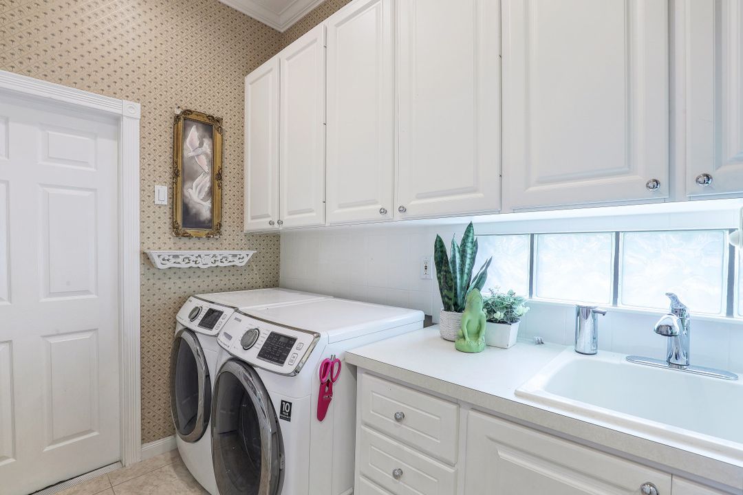 2909 Hatteras Way, Naples, FL 34119