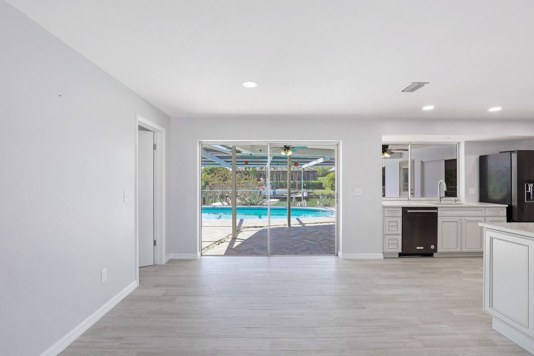 288 Grapewood Ct, Marco Island, FL 34145