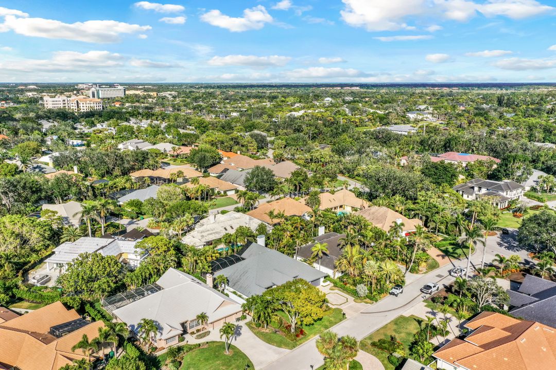 713 Shadow Lake Ln, Naples, FL 34108