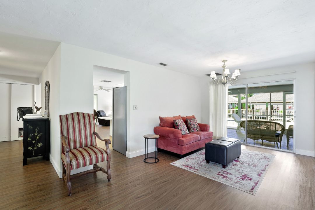 139 Bayview Ave, Naples, FL 34108