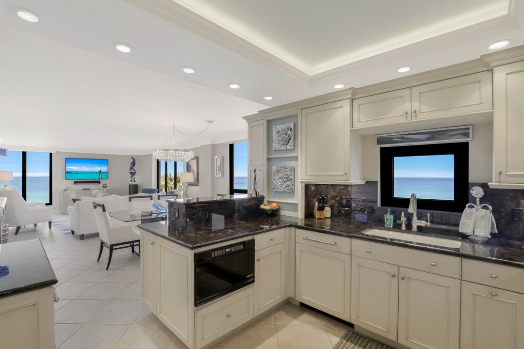 3215 Gulf Shore Blvd N #205, Naples, FL 34103