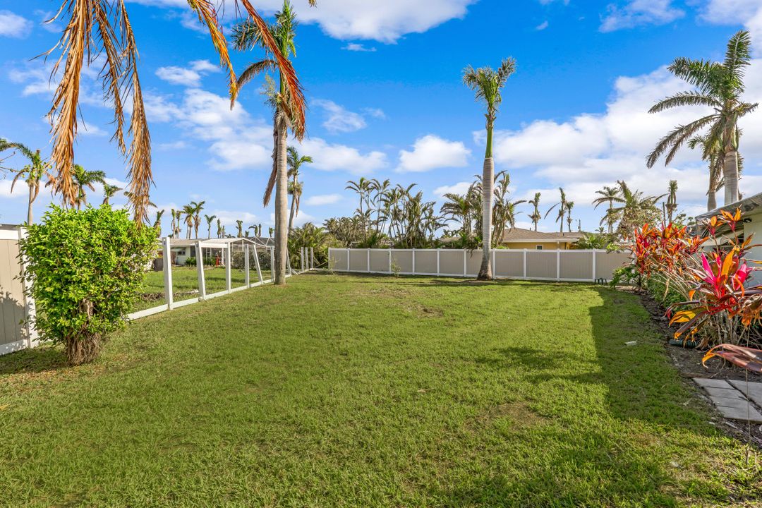 229 Bayshore Dr, Cape Coral, FL 33904