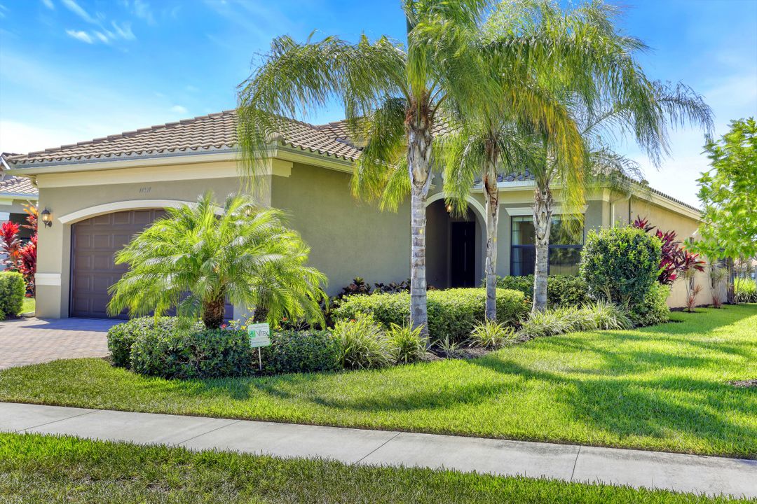 11571 Meadowrun Cir, Fort Myers, FL 33913