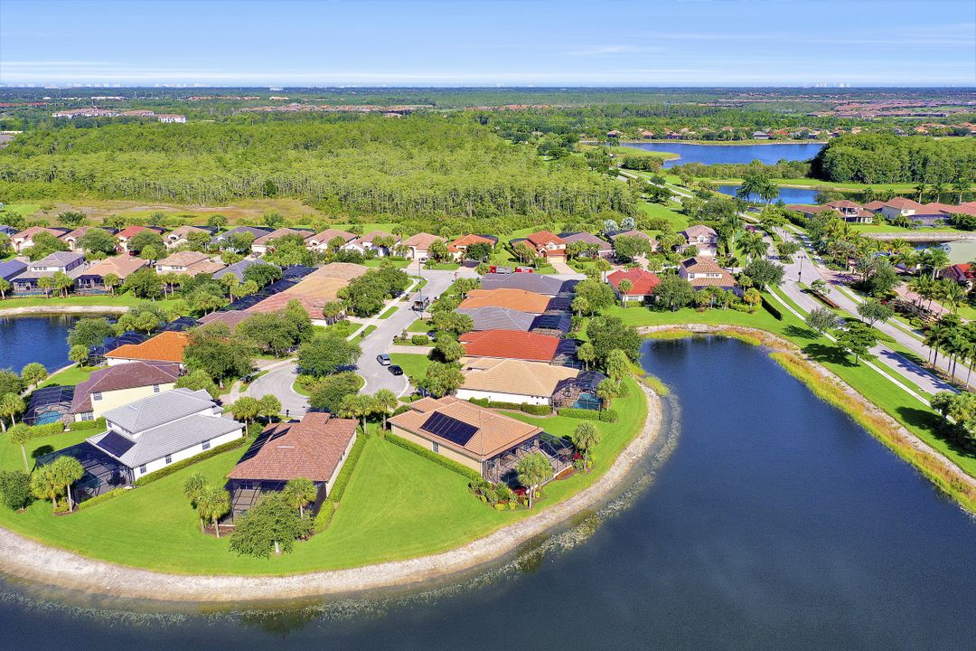 9131 Crystal Ct, Naples, FL 34120