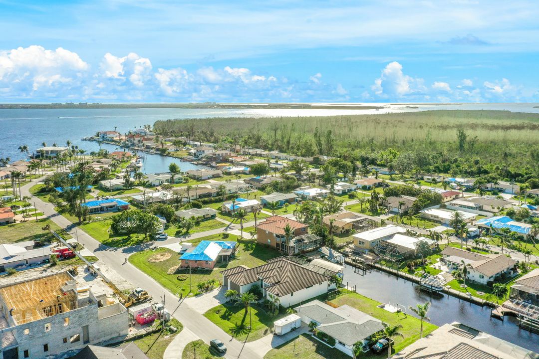 5828 SW 1st Ave, Cape Coral, FL 33914