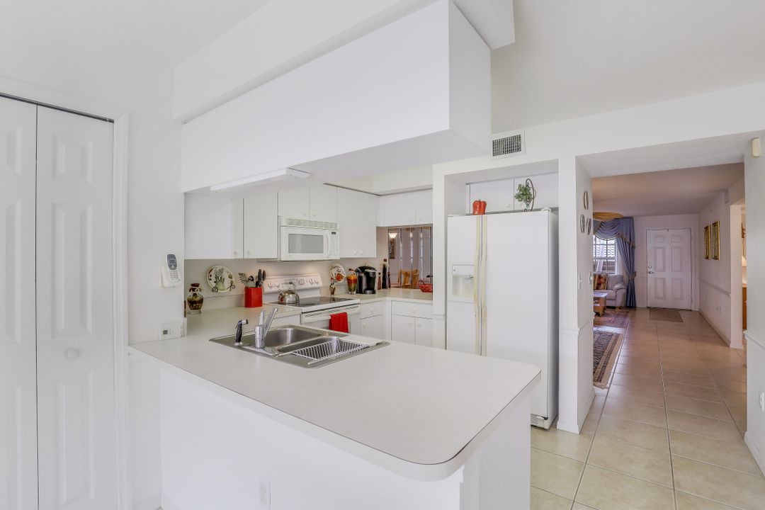 15415 Cedarwood Ln #204, Naples, FL 34110