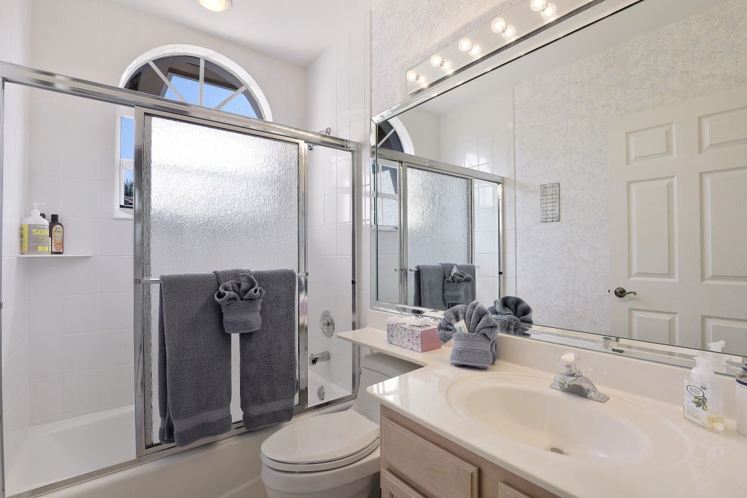 8459 Abbington Cir #9-922, Naples, FL 34108