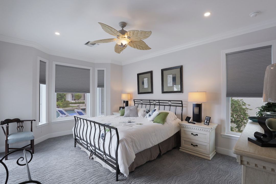 470 Maunder Ct, Marco Island, FL 34145