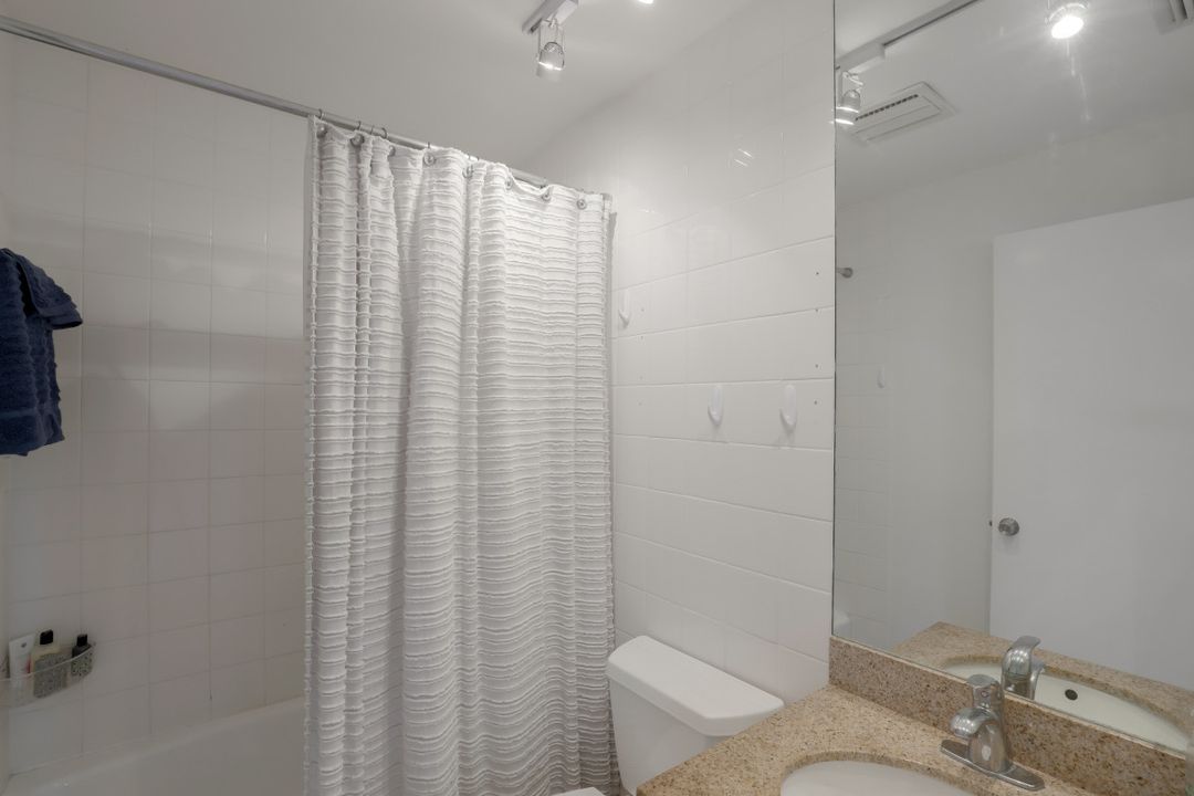 6640 Trail Blvd, Naples, FL 34108