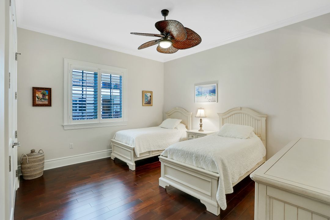 1400 Gulf Shore Blvd N #208, Naples, FL 34102