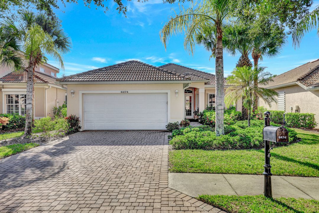 6474 Waverly Green Way, Naples, FL 34110