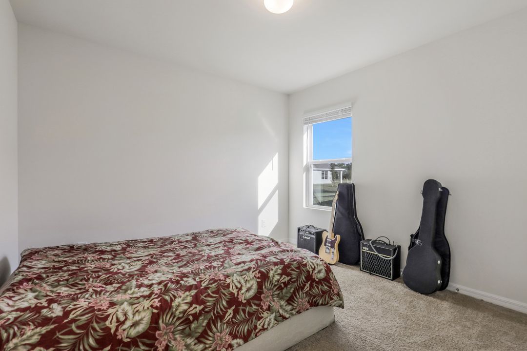 321 NW 11th St, Cape Coral, FL 33993