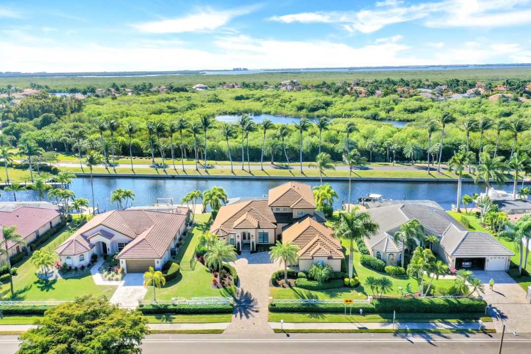 2030 El Dorado Pkwy W, Cape Coral, FL 33914