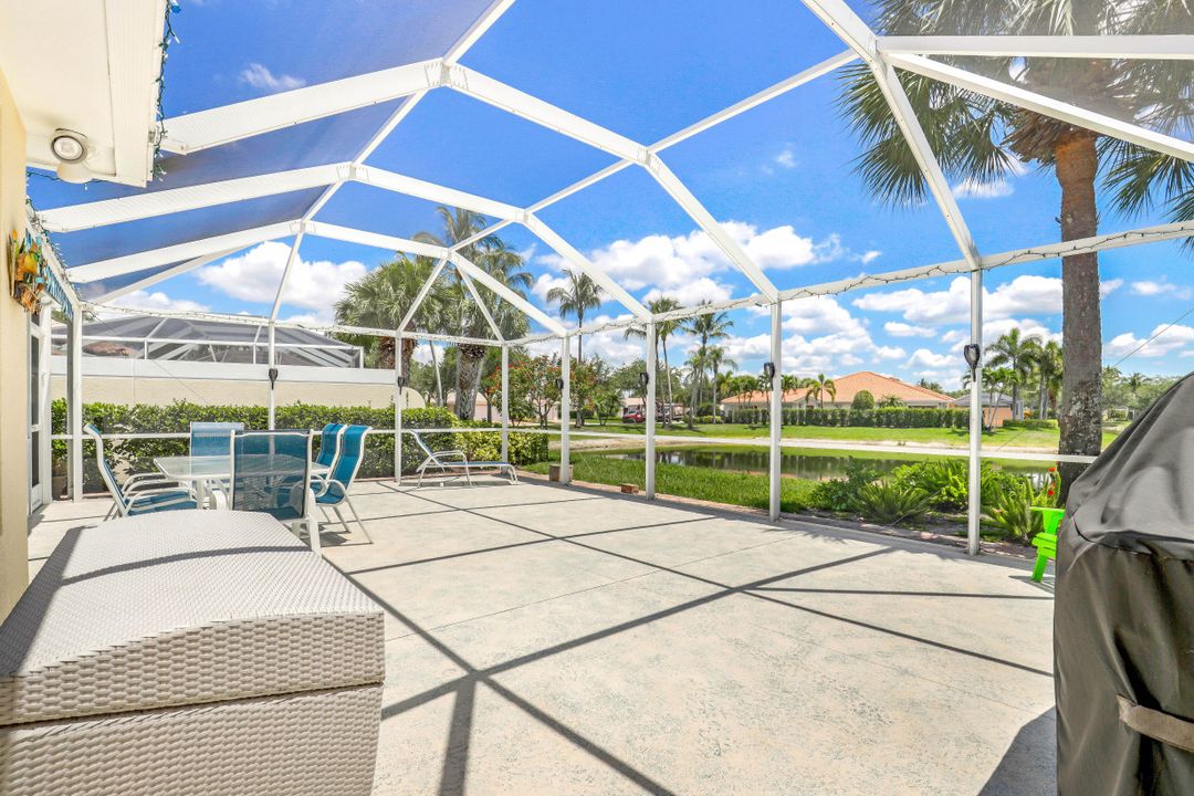 3868 Yakobi Ln, Naples, FL 34119
