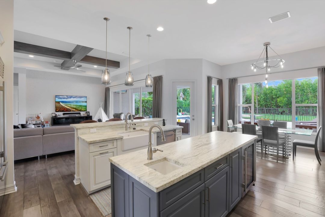 5931 Spanish Oaks Ln, Naples, FL 34119