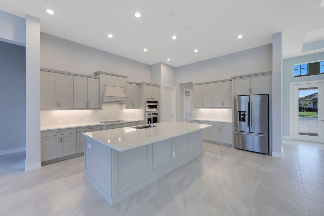 14310 Laguna Spgs Ln, , FL 34114