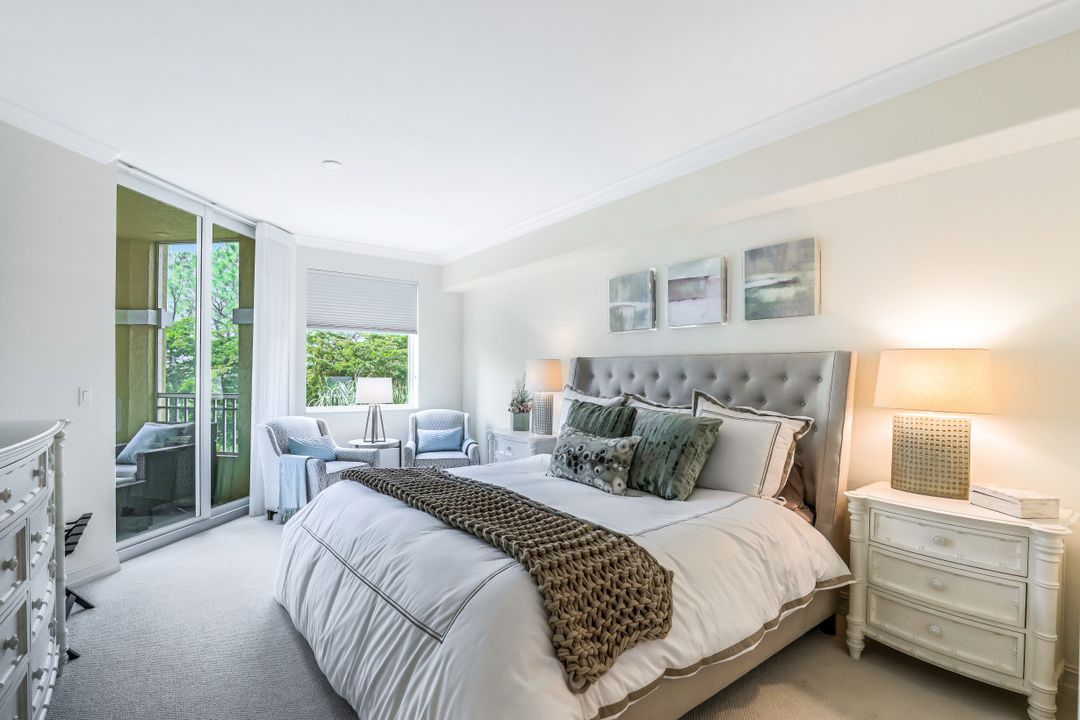 2728 Tiburon Blvd E #302, Naples, FL 34109