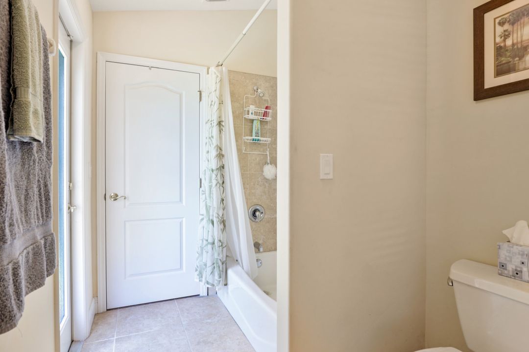 5241 Stratford Ct, Cape Coral, FL 33904