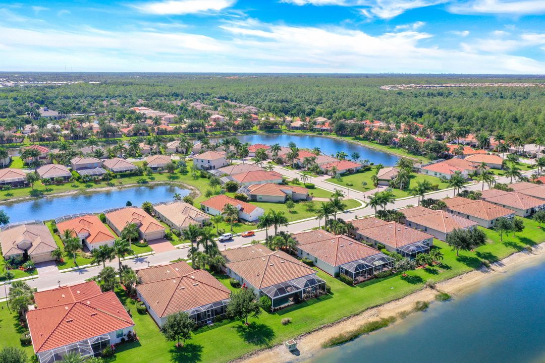 14528 Grapevine Dr, Naples, FL 34114