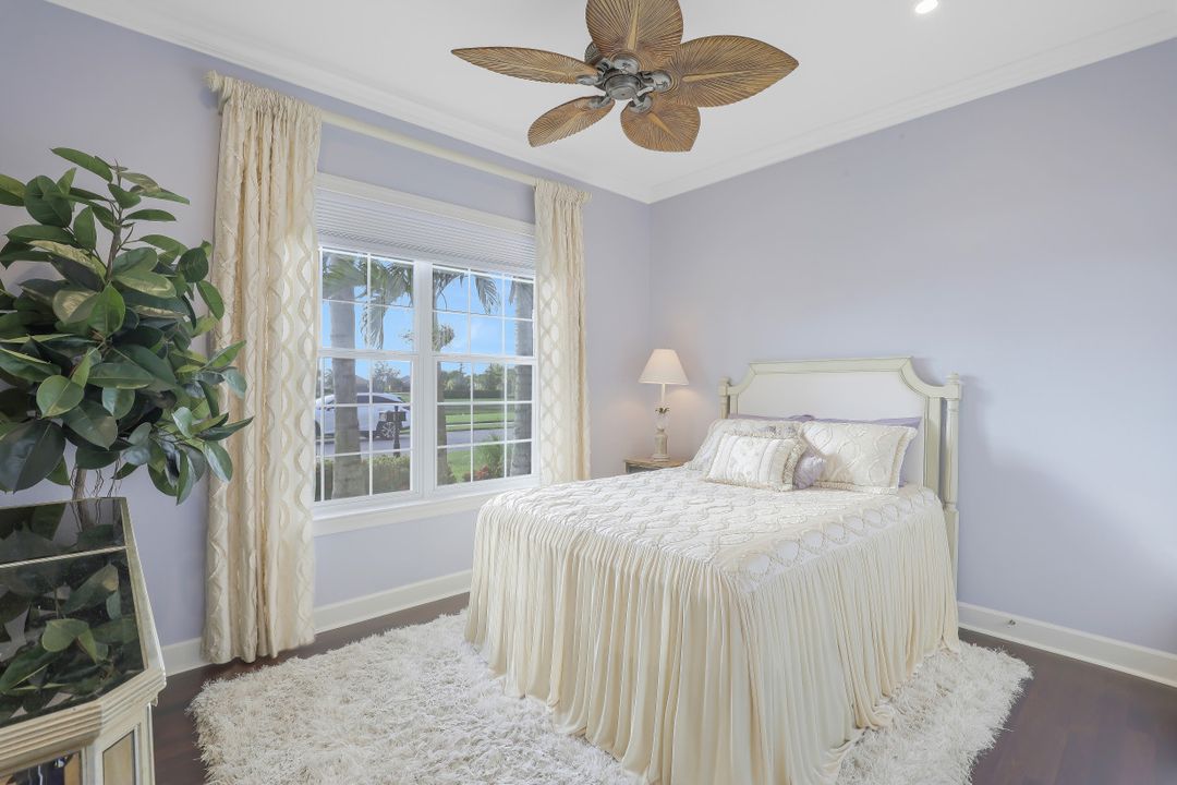 9090 Limestone Ln, Naples, FL 34120