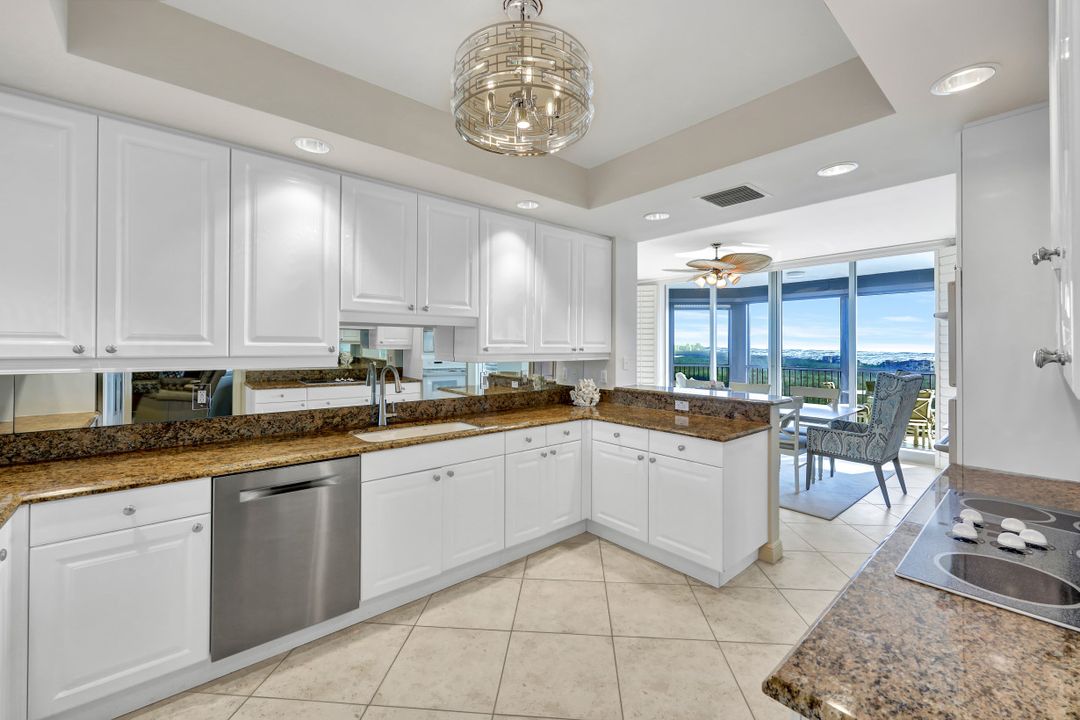 8960 Bay Colony Dr #1202, Naples, FL 34108