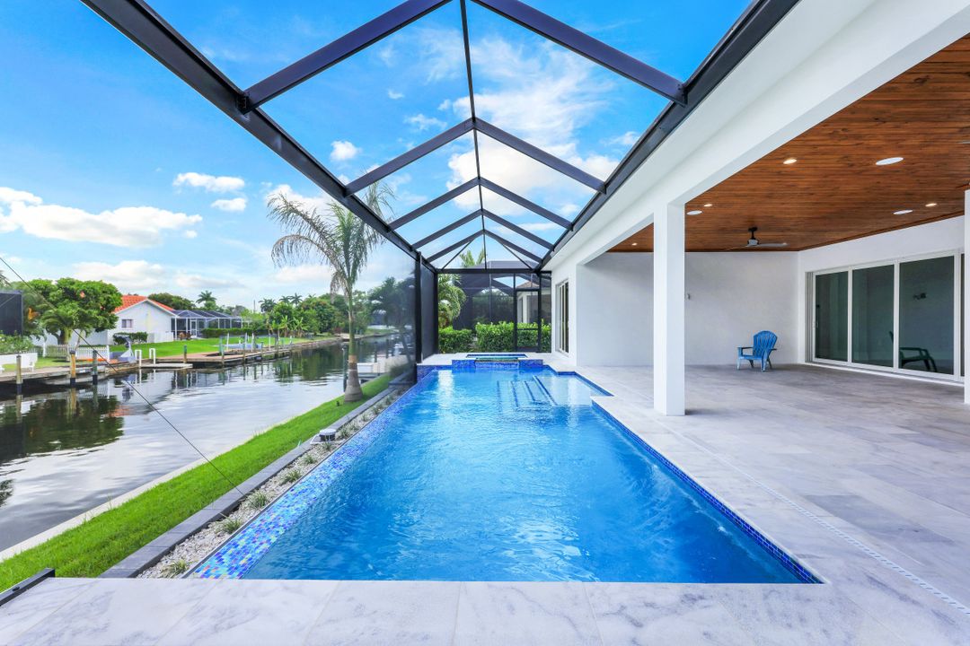 5311 Mayfair Ct, Cape Coral, FL 33904