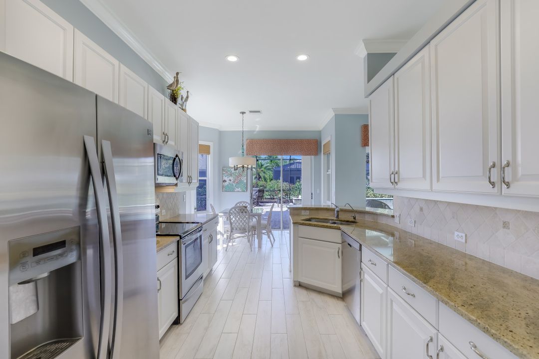 24761 Goldcrest Dr, Bonita Springs, FL 34134