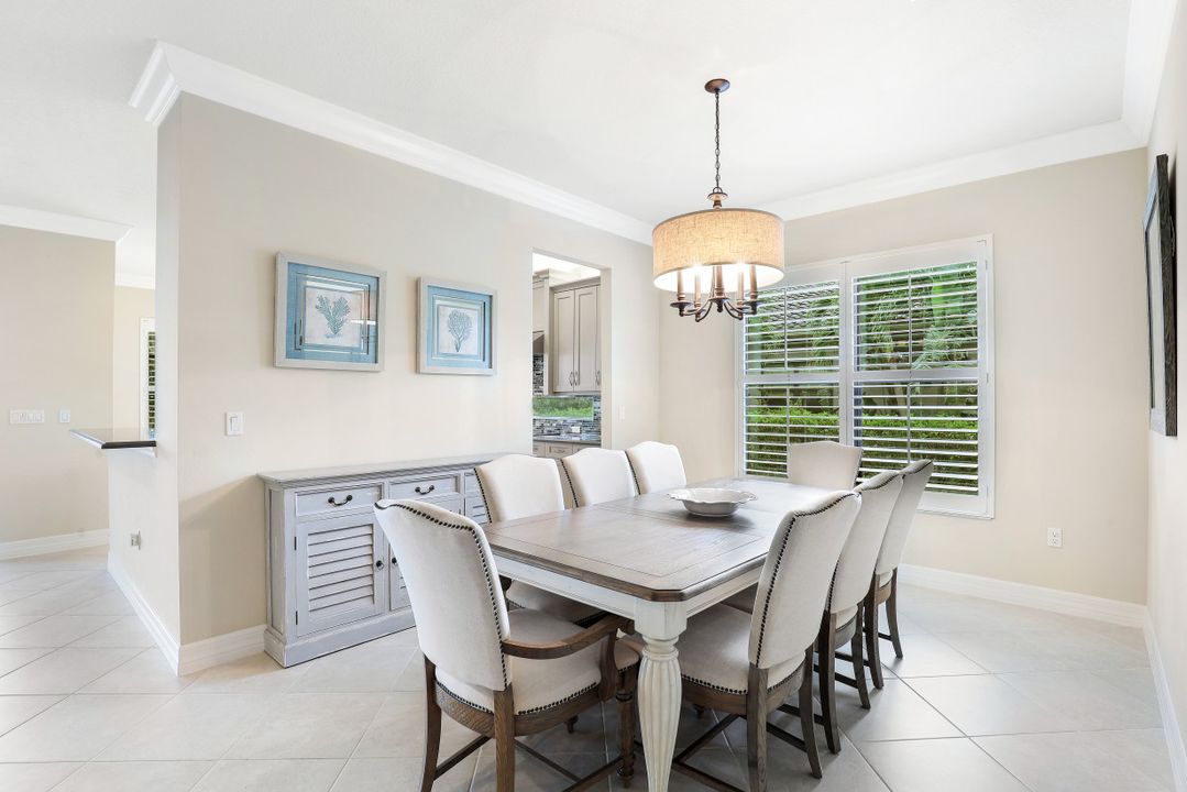 2939 Cinnamon Bay Cir, Naples, FL 34119