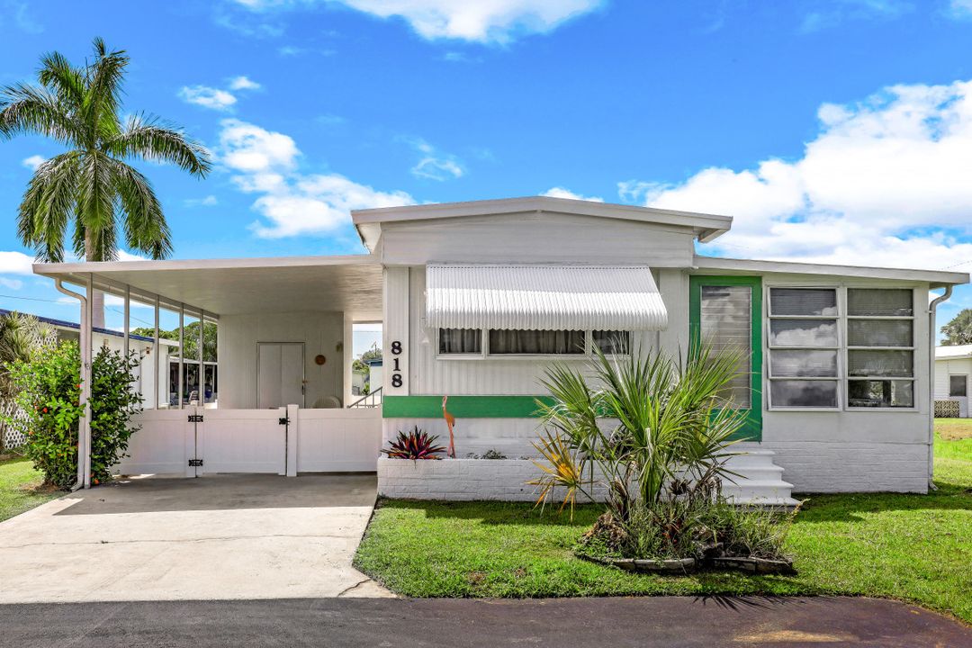 818 Homefolks St, North Fort Myers, FL 33917