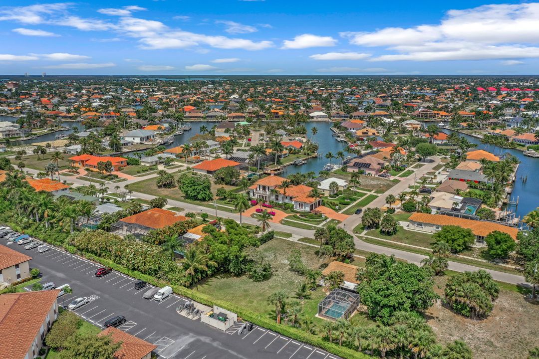 138 Greenbrier St, Marco Island, FL 34145