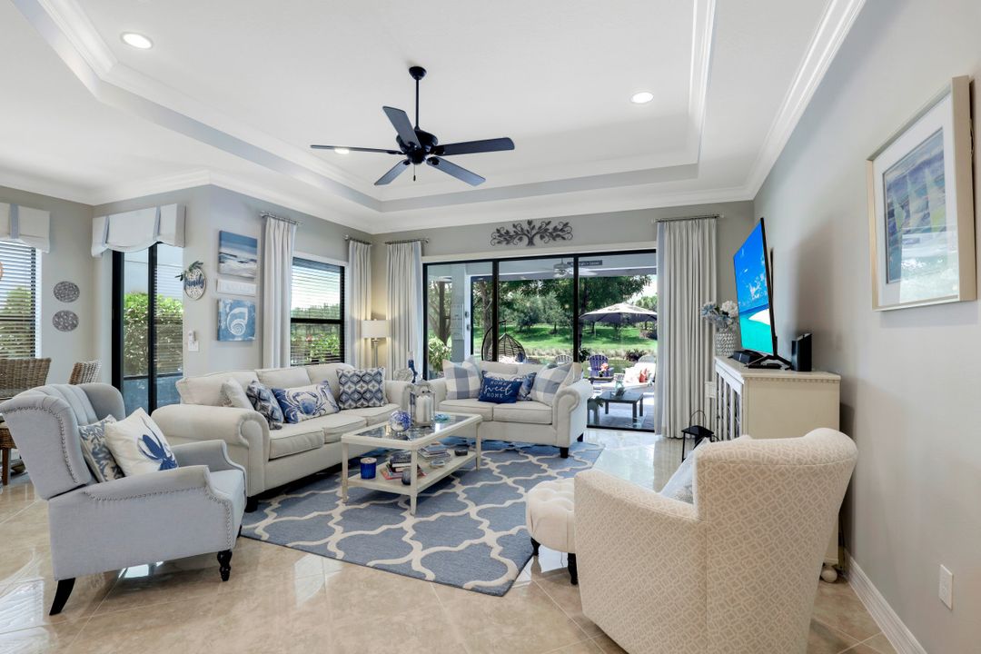 3646 Santaren Ct, Naples, FL 34119