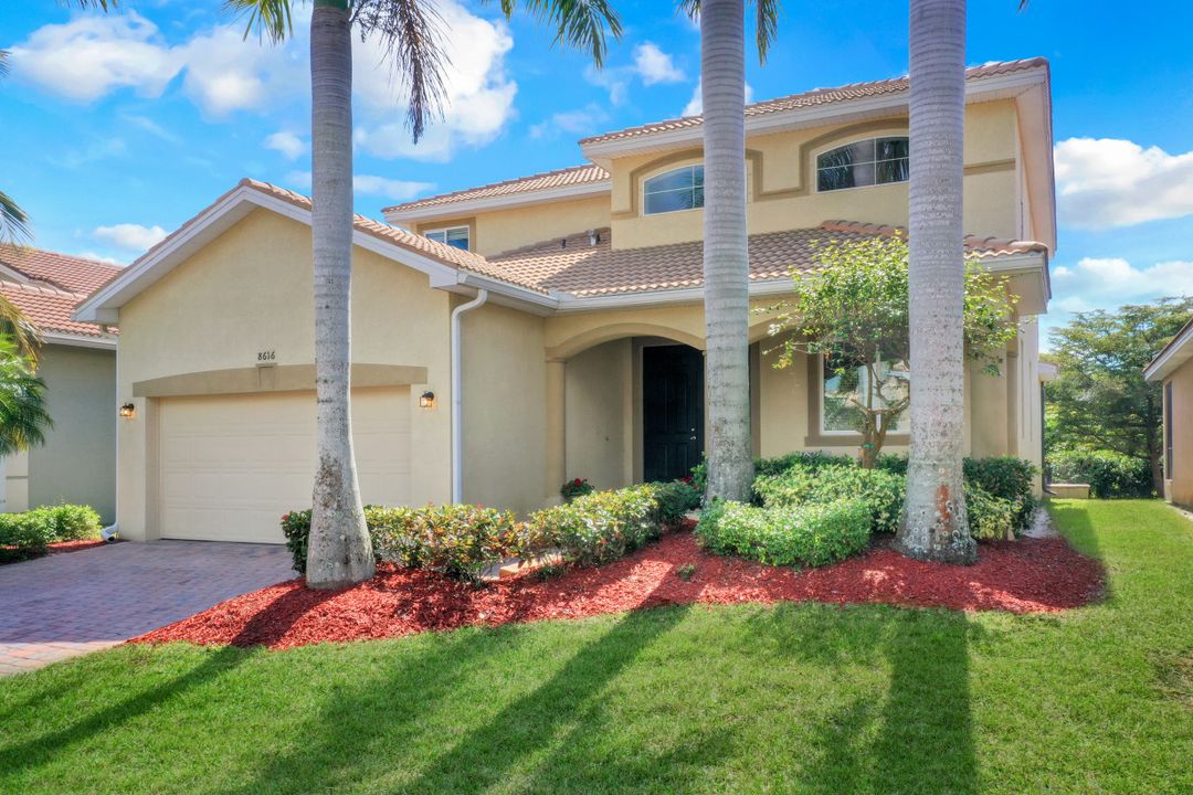 8616 Sumner Ave, Fort Myers, FL 33908
