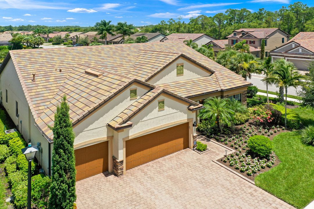 16284 Camden Lakes Cir, Naples, FL 34110