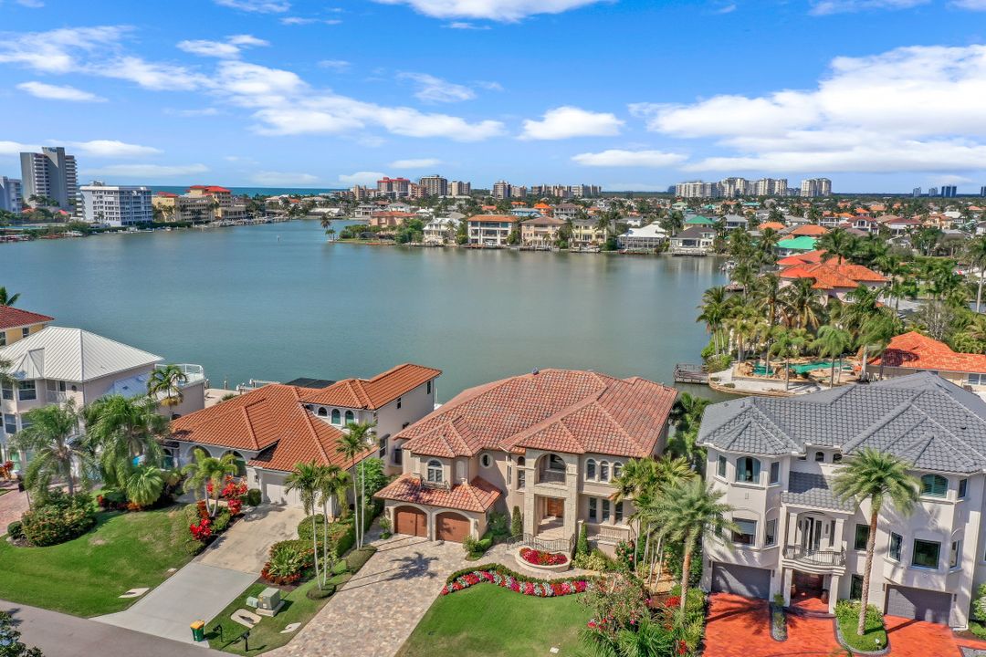 343 Oak Ave, Naples, FL 34108