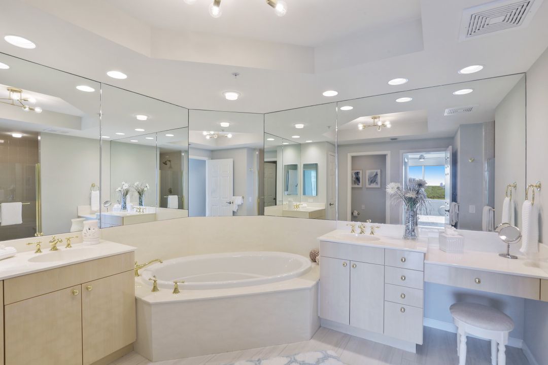 445 Cove Tower Dr #902, Naples, FL 34110