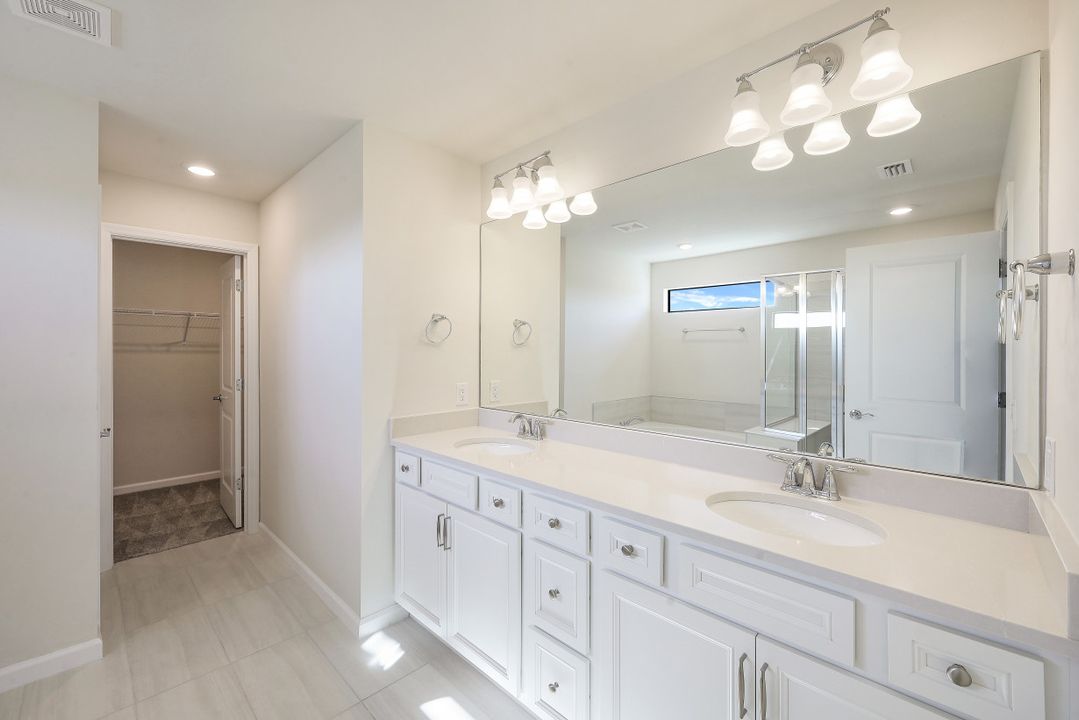 2236 Yellowfin Cir, Naples, FL 34114