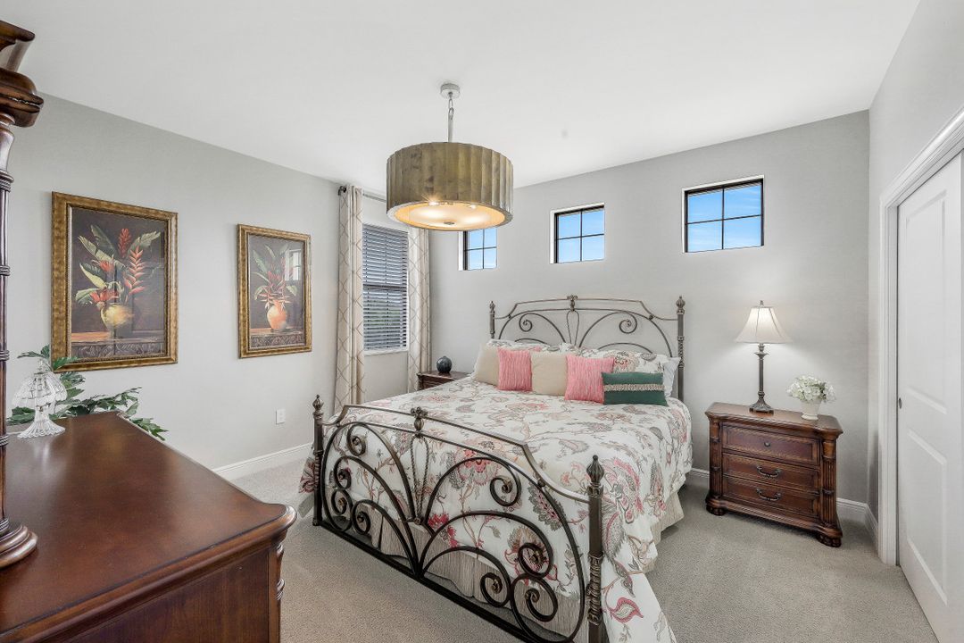 2137 Frangipani Cir #3 - 202, Naples, FL 34120