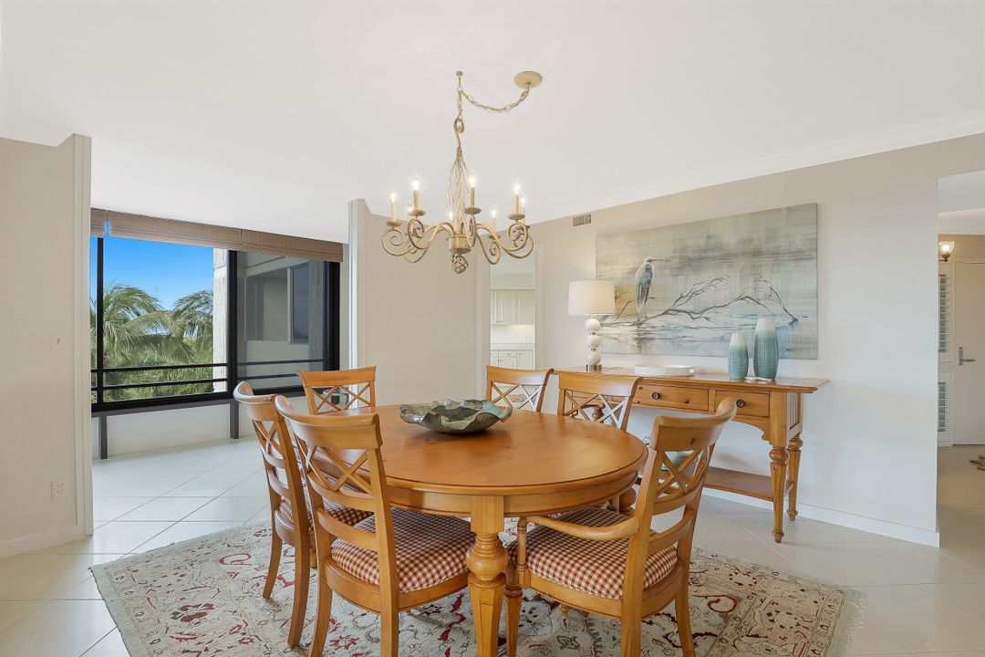 5555 Heron Point Dr #402, Naples, FL 34108