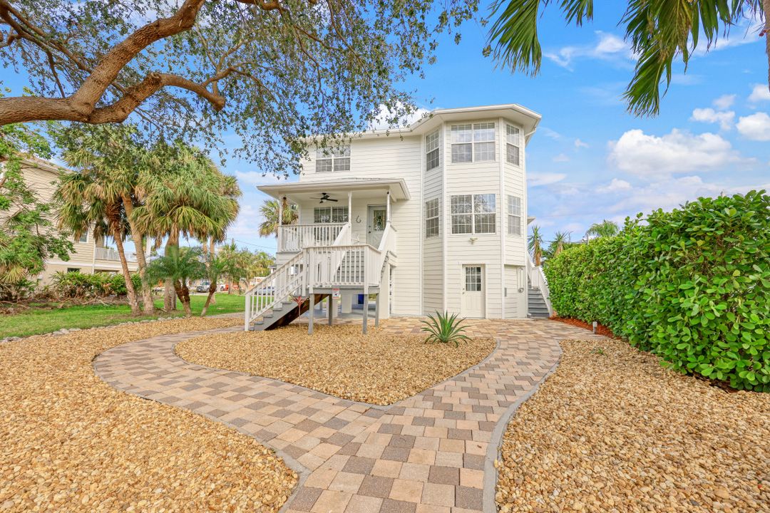 4733 Spring Creek Dr, Bonita Springs, FL 34134
